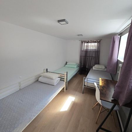 Rooms4Rest Wiertnicza - Private Rooms For Tourists - Atr Consulting Sp, Z O,O, 华沙 外观 照片